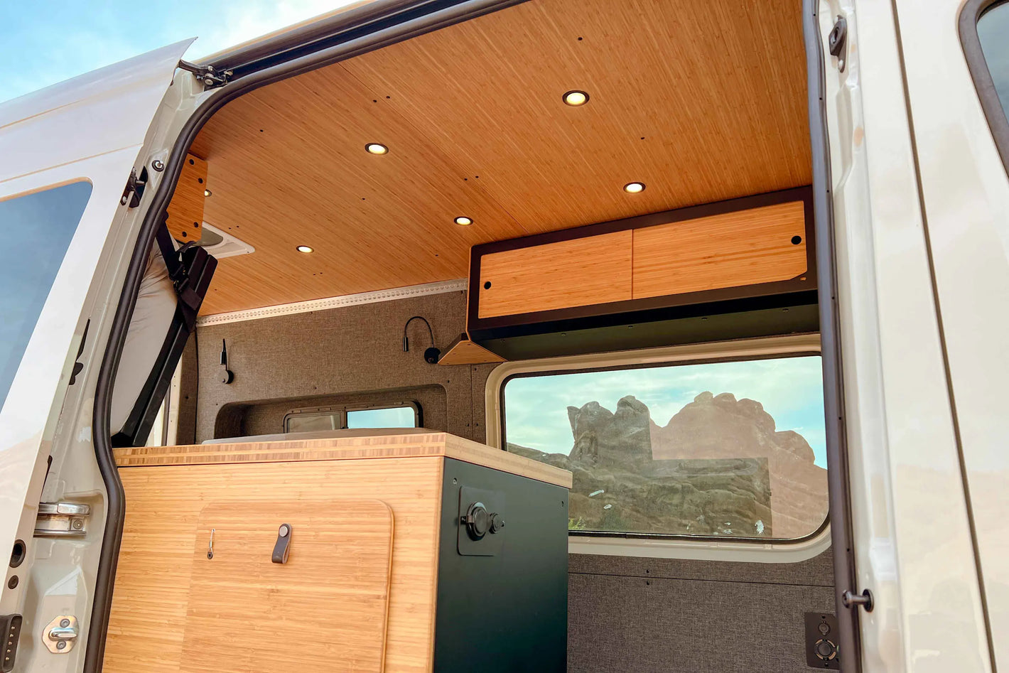 Rigwell Roosty Full Build Interior