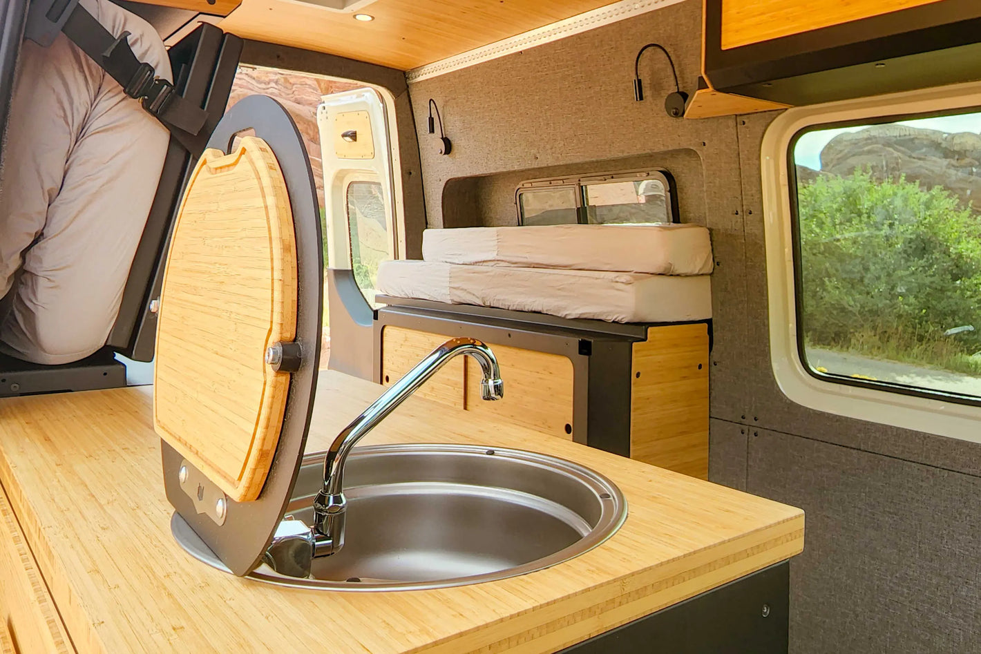 Rigwell Sink With Sink Cover